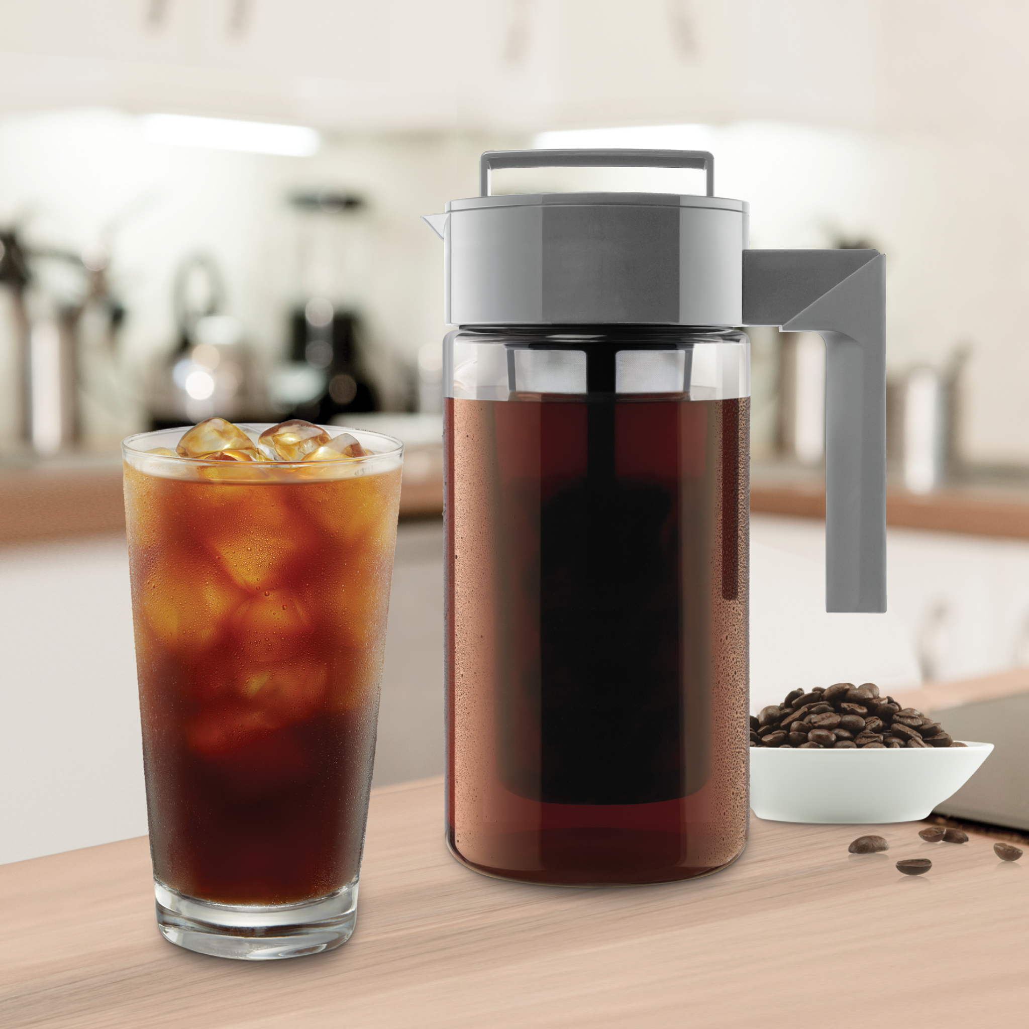 10312-ColdBrewCoffeeMaker-1qt-Stone-lifestyle2.png