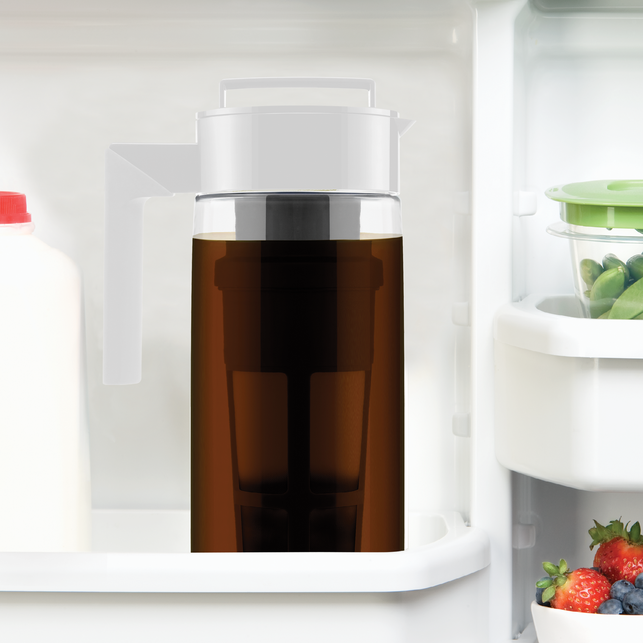 10315-ColdBrewCoffeeMaker-2qt-White-lifestyle1.png