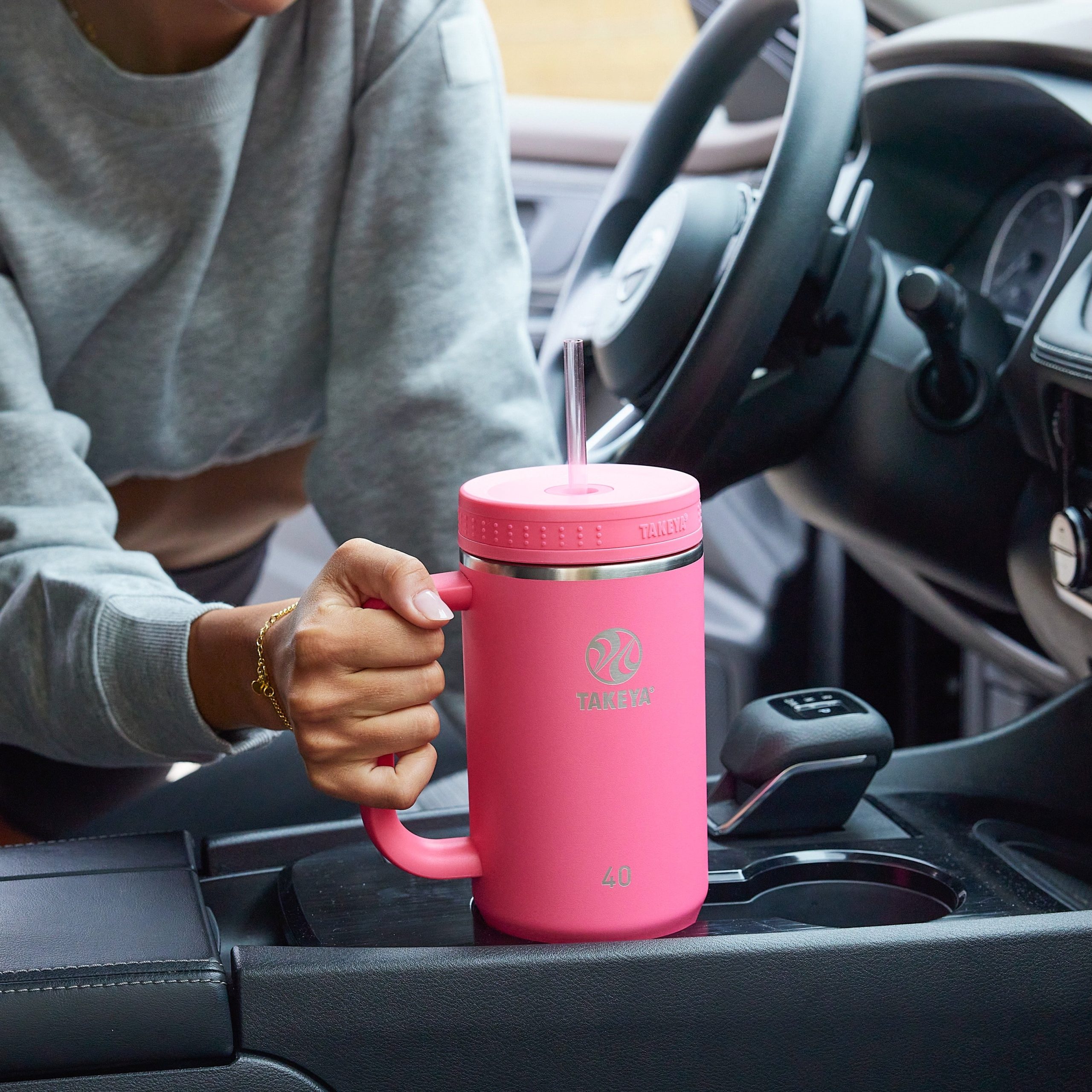 June_2023_Tekaya_Photoshoot_JulianMartin__40ozTumbler_29491.jpg